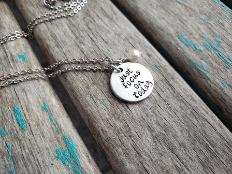 Inspiration Necklace "just focus on today" with an accent bead in your choice of colors