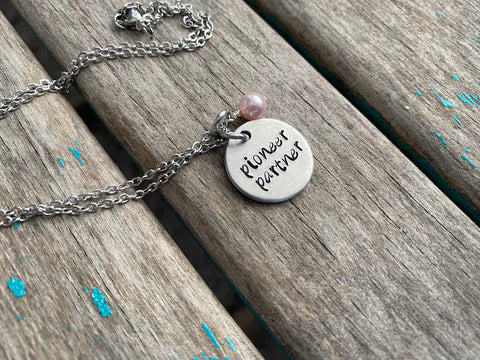 Inspiration Necklace "pioneer partner" with an accent bead in your choice of colors