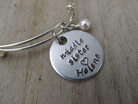 Middle Sister Bracelet- Personalized Bracelet "middle sister" with a name of your choice and an accent bead of your choice