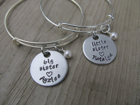 Personalized set of 2 Sisters Bracelets- 2 Bracelet Set- "big sister", and "little sister" each with a name and a pearl