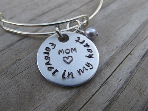 Mom Memorial Bracelet- "Mom ♥ Forever in my heart" - Hand-Stamped Bracelet- Adjustable Bangle Bracelet with an accent bead of your choice