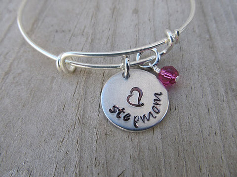 Stepmom Bracelet- Gift for Stepmom- Hand-Stamped Bracelet- "stepmom" with stamped heart - Hand-Stamped Bracelet- Adjustable Bangle Bracelet with an accent bead of your choice